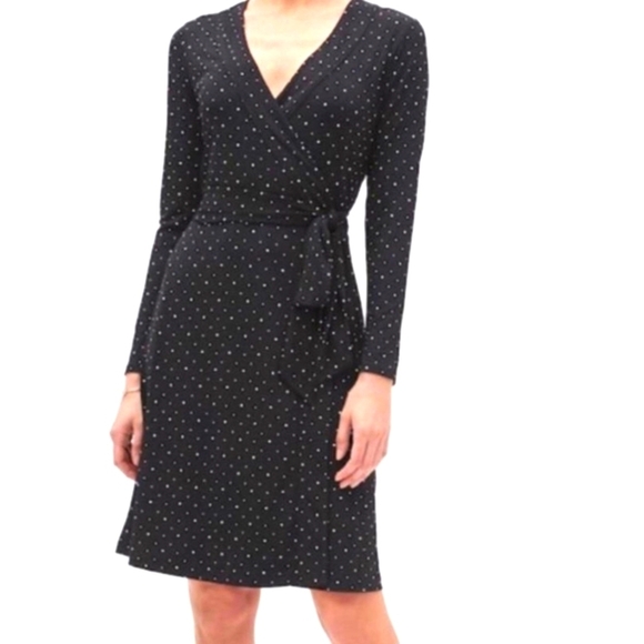 Banana Republic Dresses & Skirts - Banana Republic Black and White Long Sleeve Wrap Dress..SIZE:LP